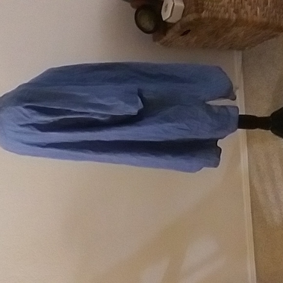 Avenue Pull Over Top - Picture 3 of 8